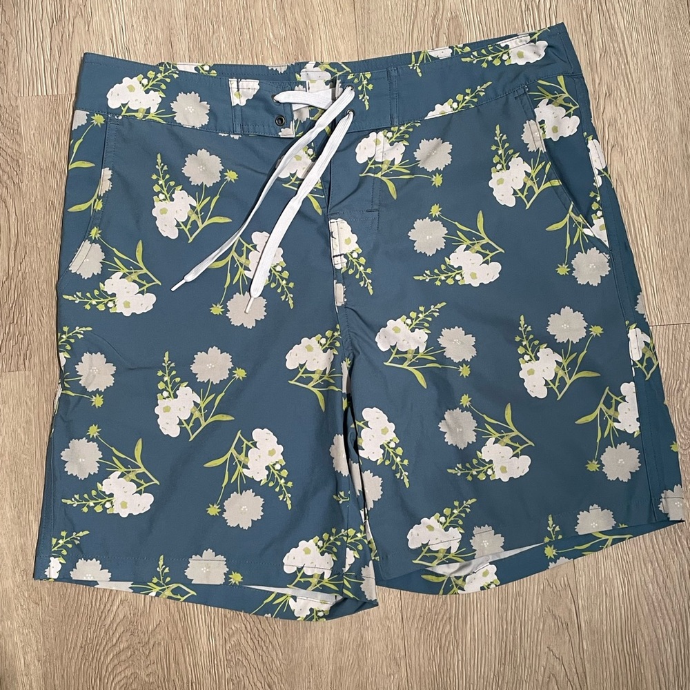 Kortni Jeane Mens Size 32 Swim Trunks